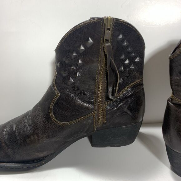 Born Leather Textured Studded Ankle Cowboy Western Boots Size 9.5 Women’s - Picture 10 of 16